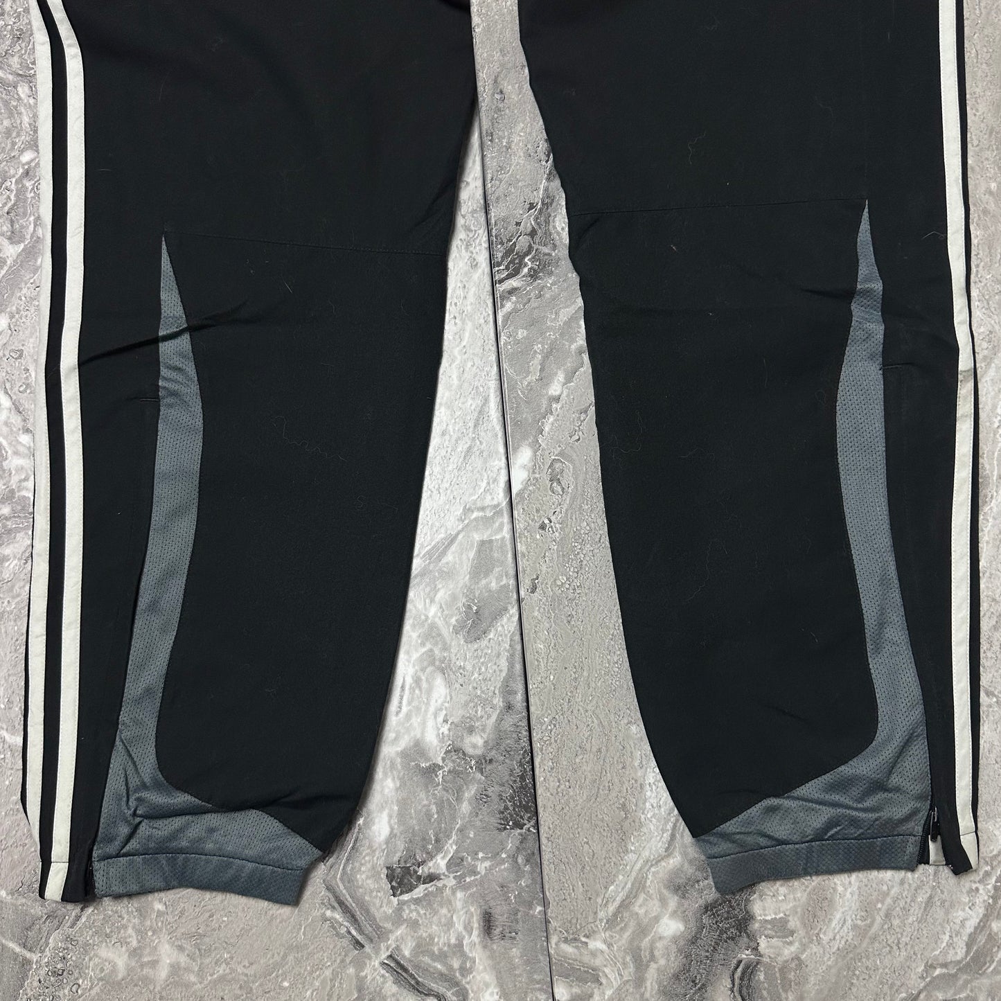 Track Pant Adidas Noir Patch – Taille L