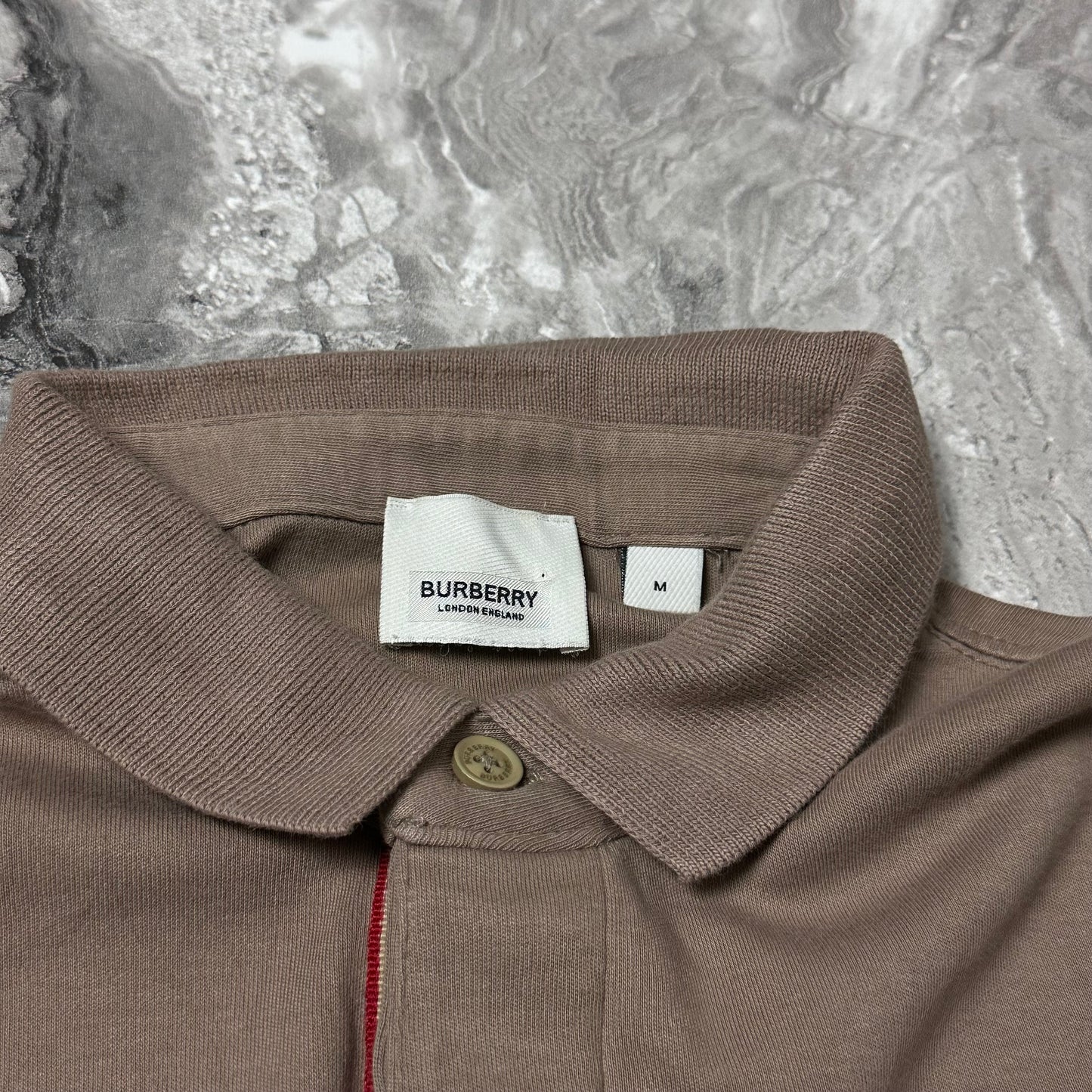 Burberry Poloshirt in Taupe mit langen Ärmeln – Größe M