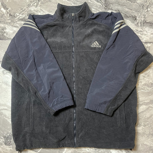 Veste Adidas polaire noire et bleu marine vue de face