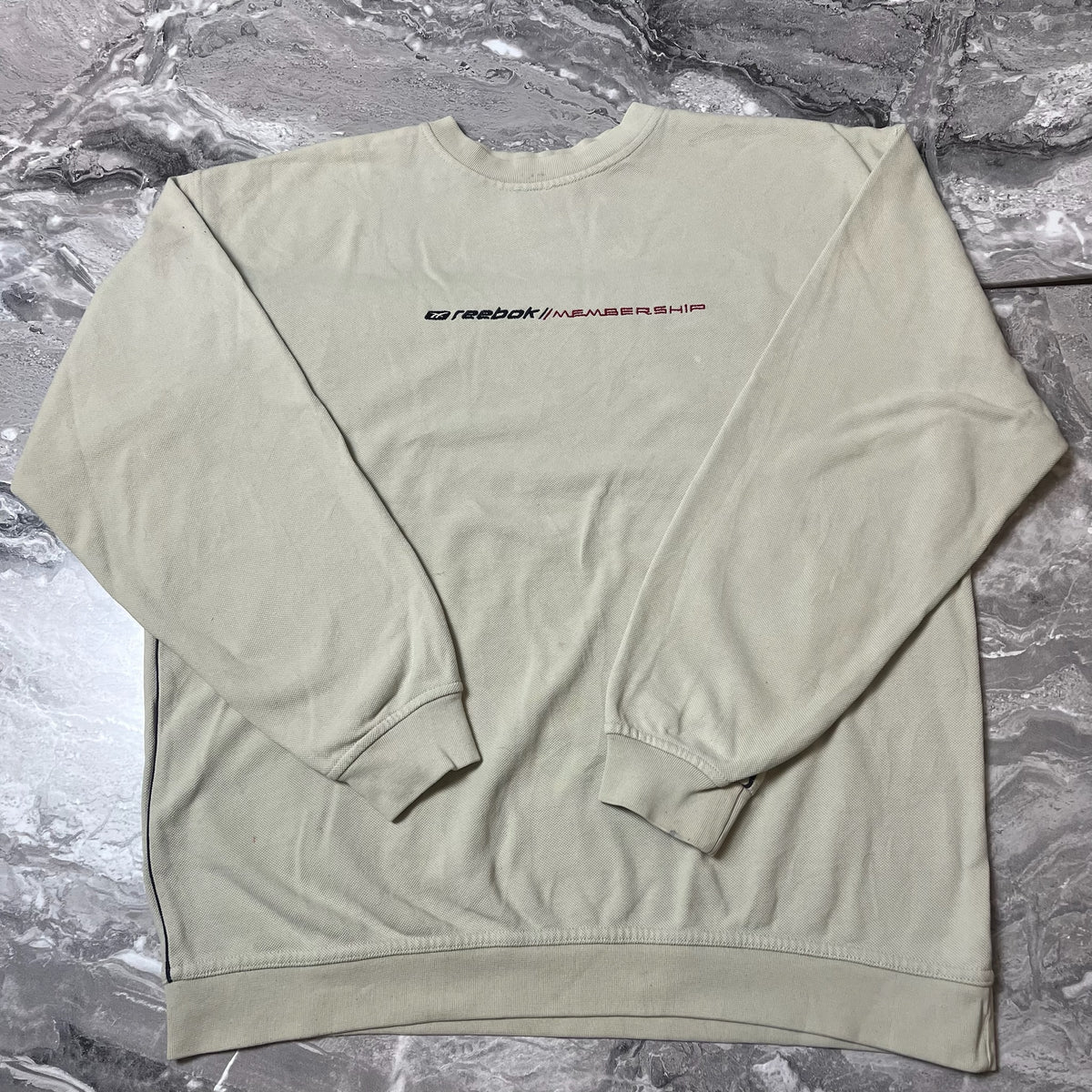 Sweat Reebok Membership beige vue de face