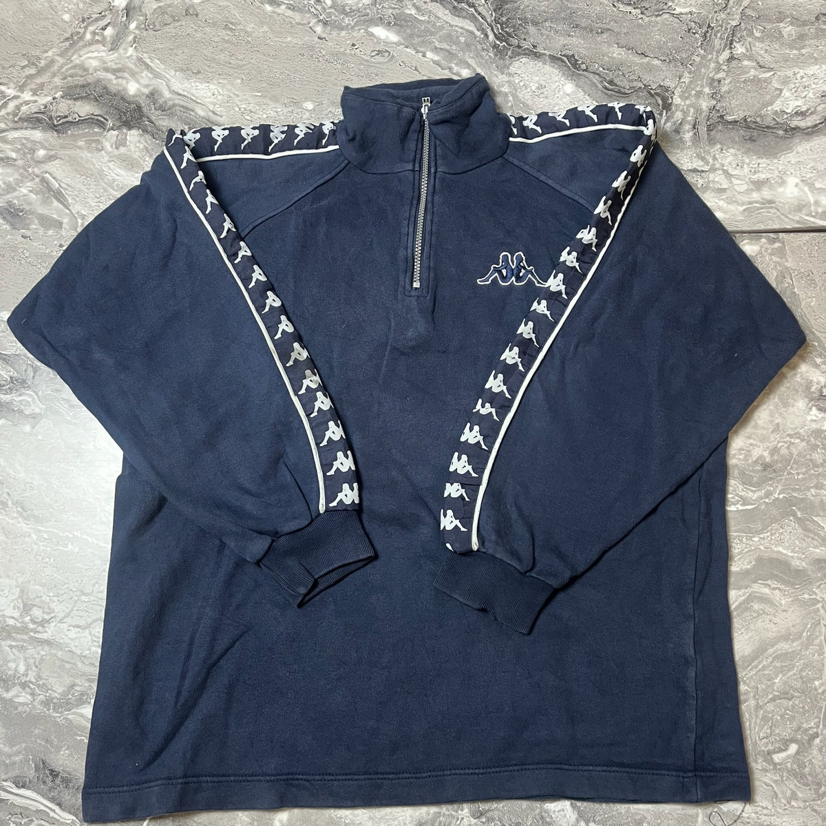 Sweat Kappa bleu marine style rétro vue de face