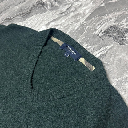Pull col V Burberry Vert – Taille M