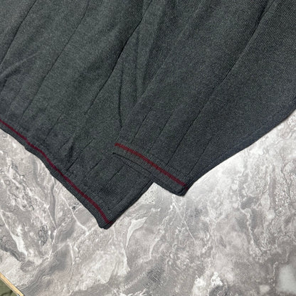 Grauer Burberry-Pullover mit V-Ausschnitt – Größe M