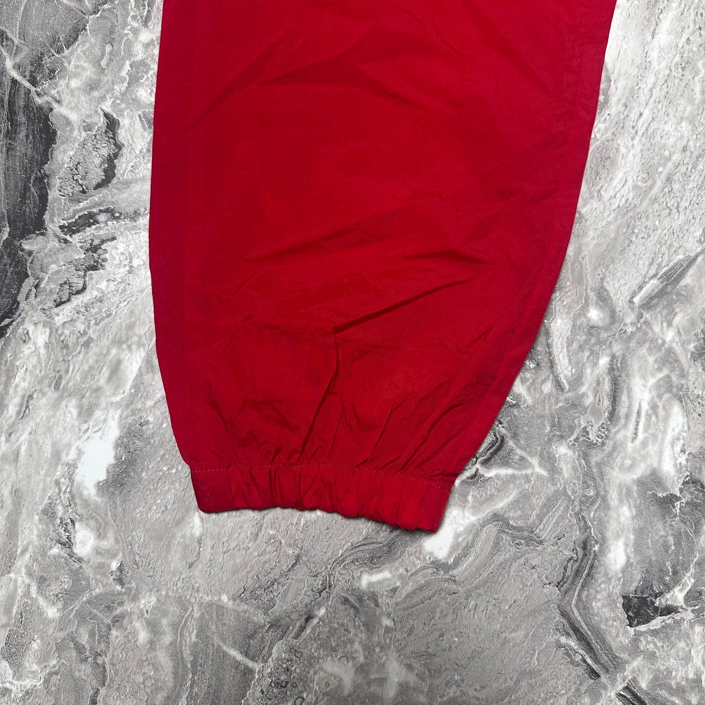 Marlboro rote Trainingshose – Größe L