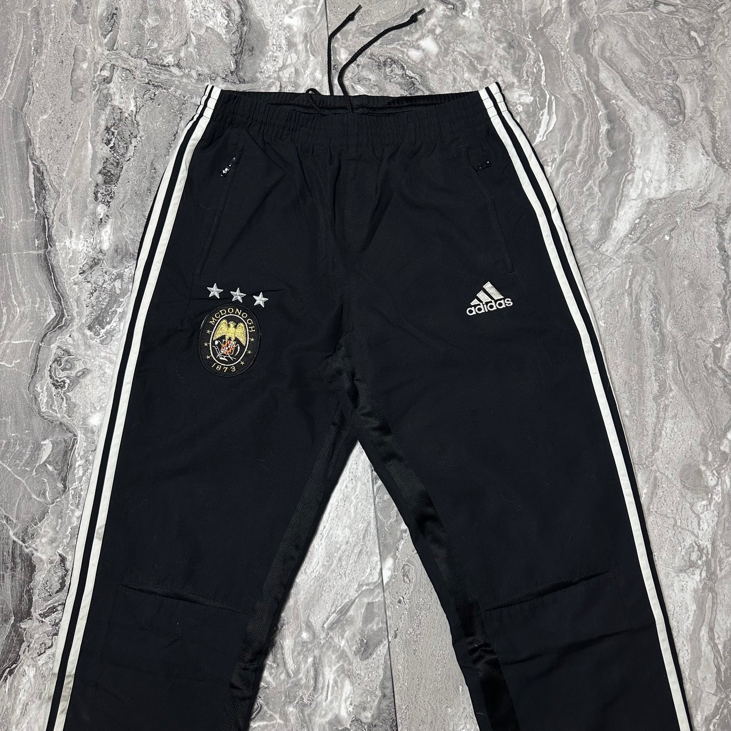 Track Pant Adidas Noir Patch – Taille L