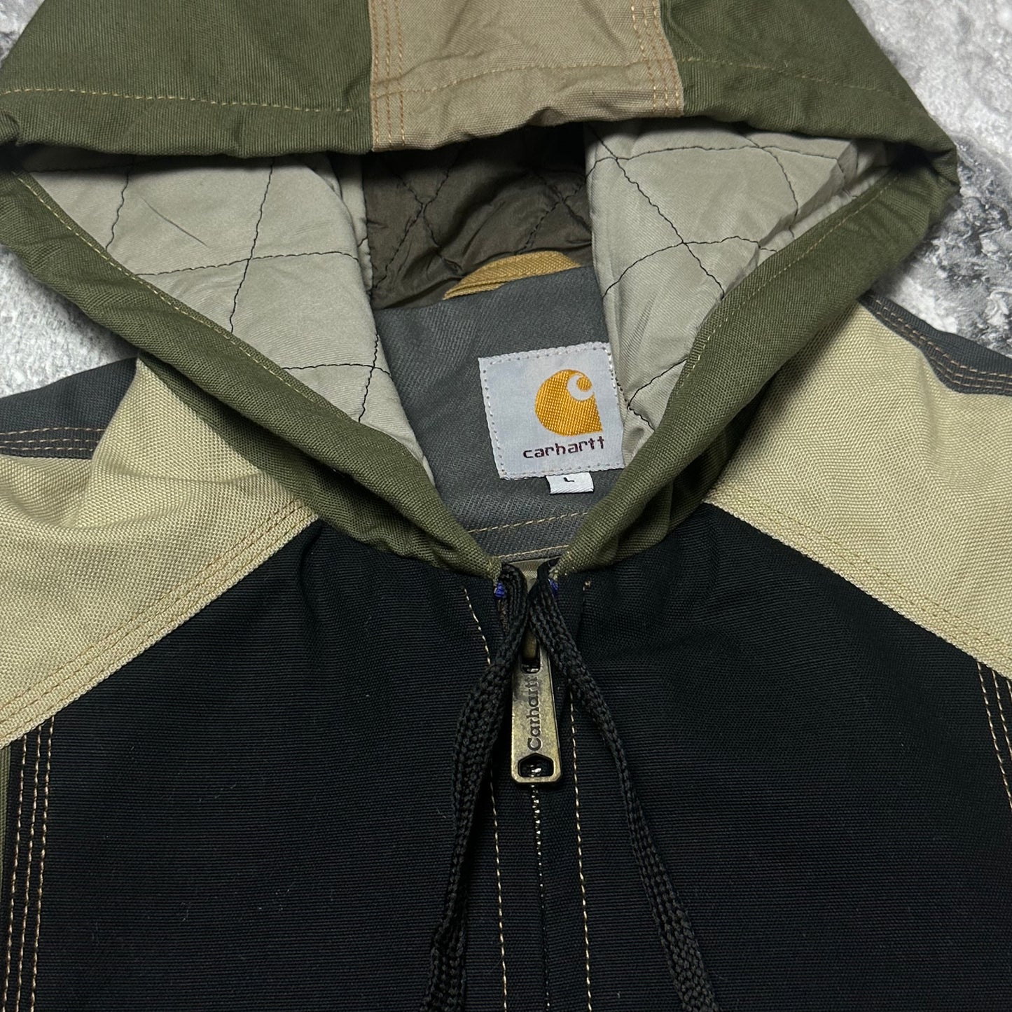 Carhartt Patchwork-Jacke – Größe L