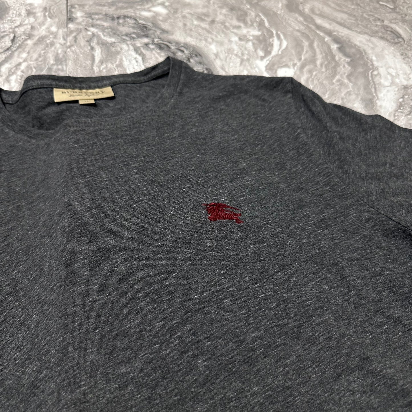 Graues T-Shirt von Burberry London England – Größe XL