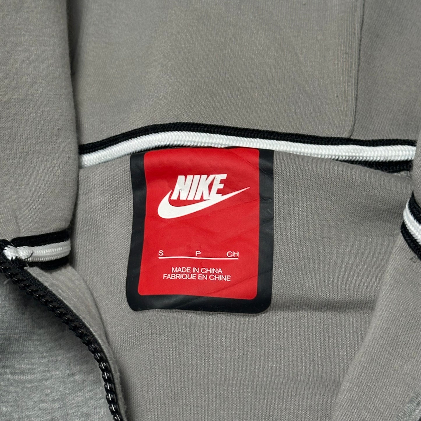 Nike Tech Gris – Taille S