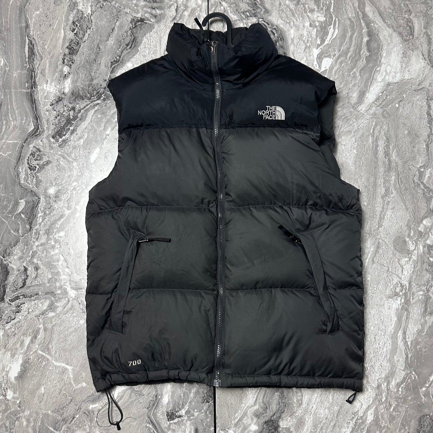 The North Face 700 Ärmellose Steppjacke Grau/Schwarz – Größe M